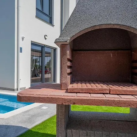Apartment Rose Mit Privatem Pool