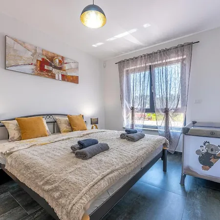 Apartment Rose Mit Privatem Pool Medulin