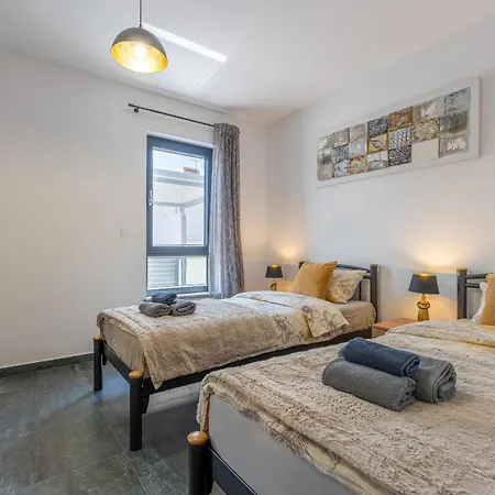 Apartment Rose Mit Privatem Pool