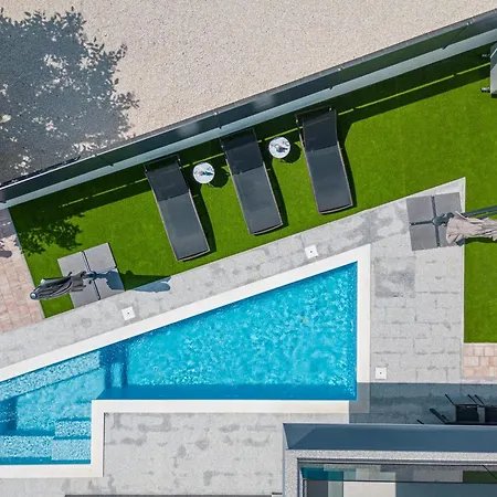 Apartment Rose Mit Privatem Pool