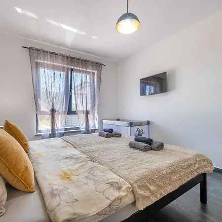 Apartment Rose Mit Privatem Pool Medulin