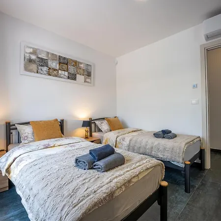Rose Mit Privatem Pool Apartment Medulin